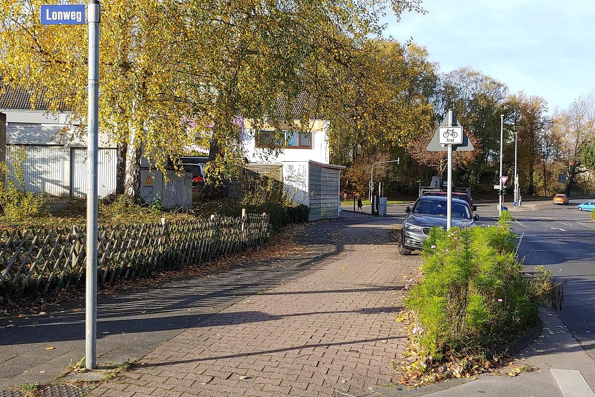 Linksseitiger Fußweg für Radfahrende freigegeben