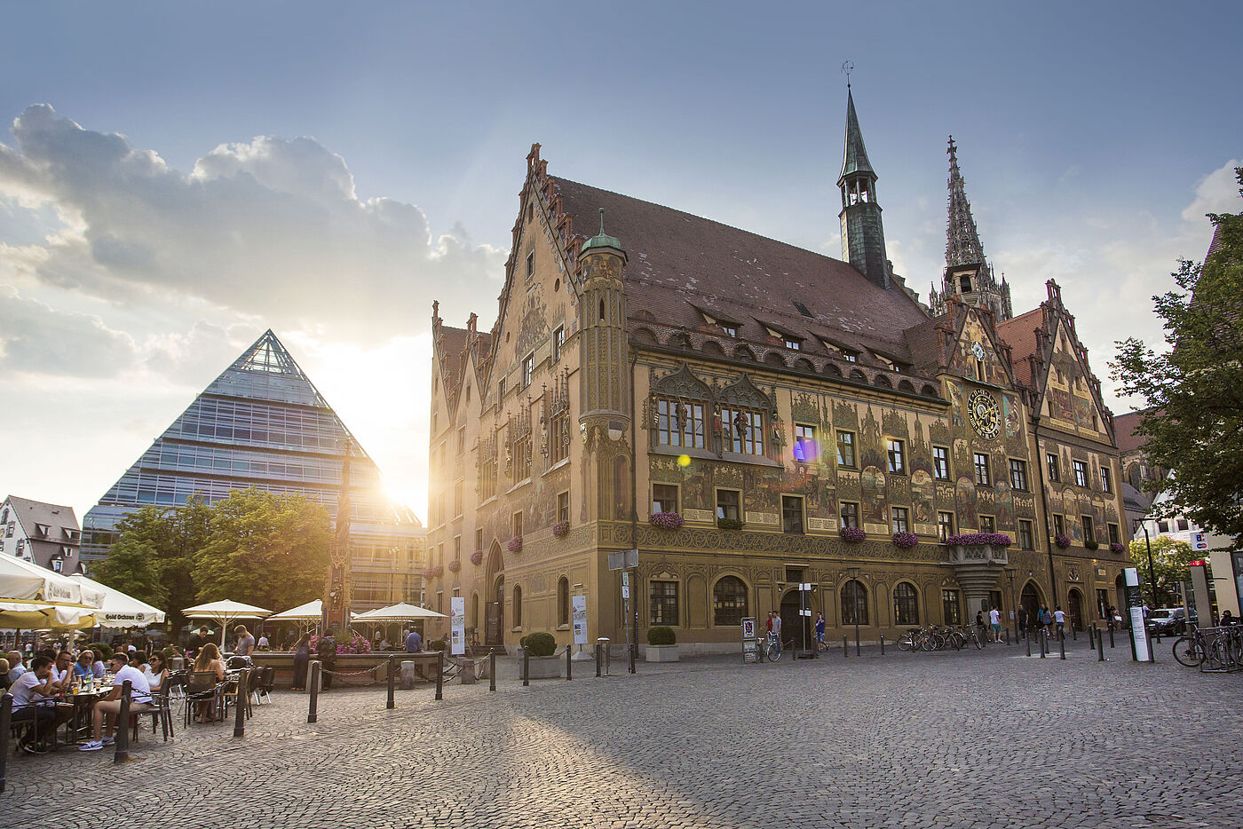 DonauTäler-Radweg_Ulm_Rathaus_Bibliothek