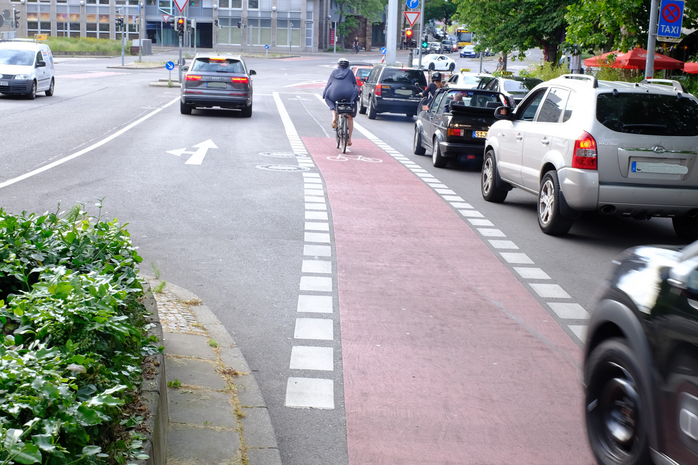 Radwege in Mittellage sind keine sichere Infrastruktur