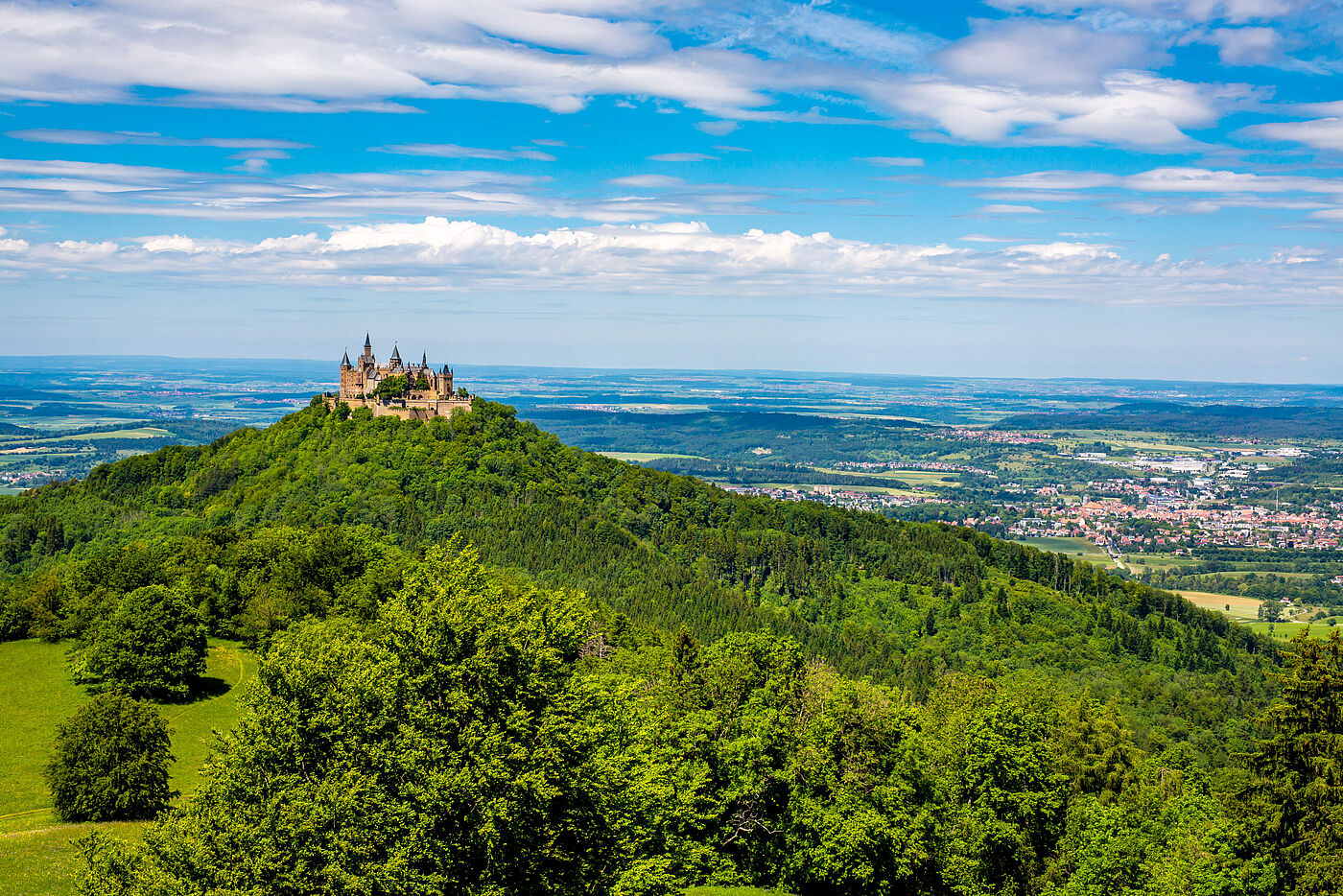 Hohenzoller-Radweg_Burg Hohenzollern_Zellerhorn