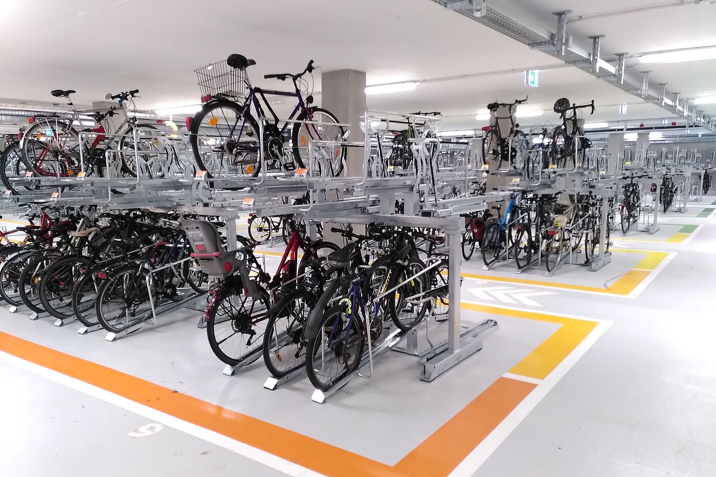 Radstation am Tübinger Hauptbahnhof