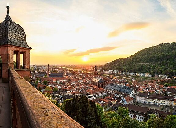Neckartal-Radweg_Heidelberg_Blick_vom_Schloss__Sonnenuntergang