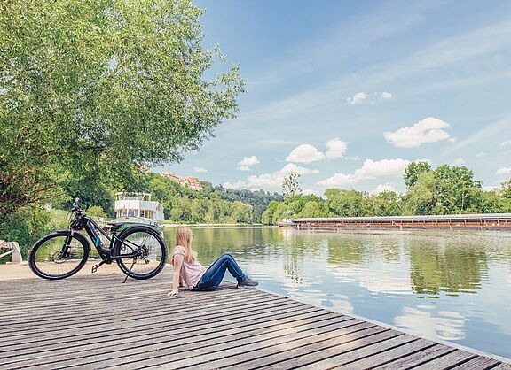 Odenwald-Madonnen-Radweg_Pause am Neckar