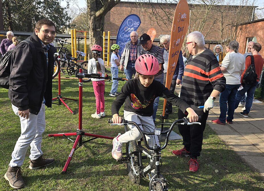 Grundschule Oberwinzerfeld: Fahrräder werden fit gemacht Grundschule Oberwinzerfeld: Fahrräder werden fit gemacht