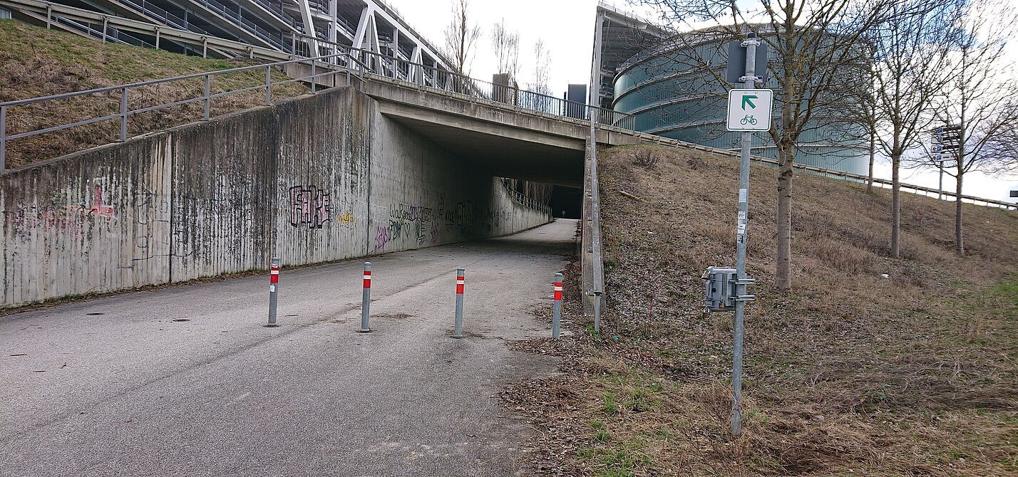 Radverkehrszähler an der nördlichen Zufahrt zum Messeparkhaus