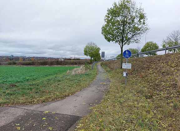 Radverkehrszähler neben der L1192 zwischen Echterdingen und Plieningen