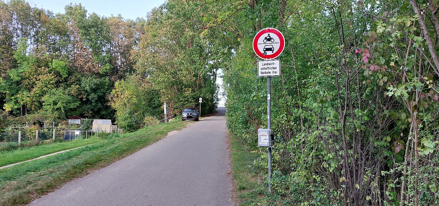 Radverkehrszähler an der Autobahnbrücke zwischen Oberaichen und Dürrlewang