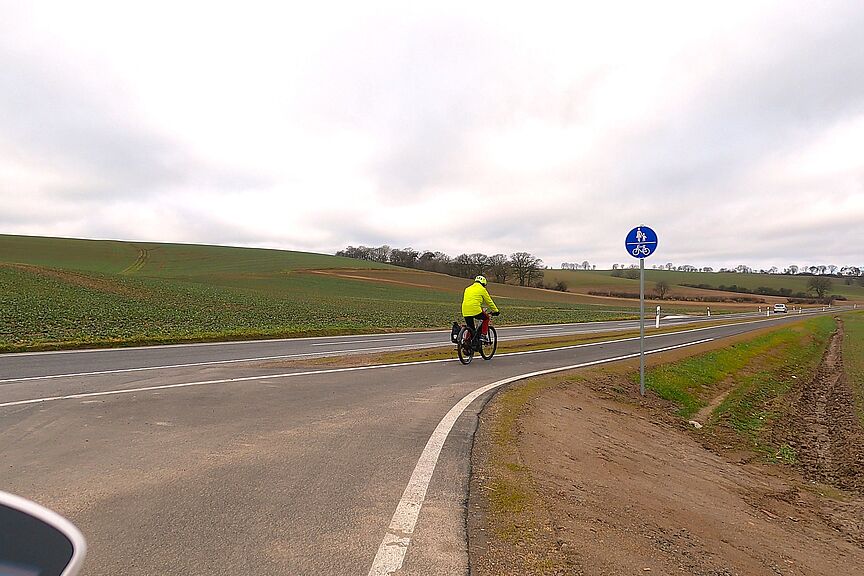 Neubau R4/Schwalmradweg Bischhausen - Niederurff Neubau R4/Schwalmradweg Bischhausen - Niederurff