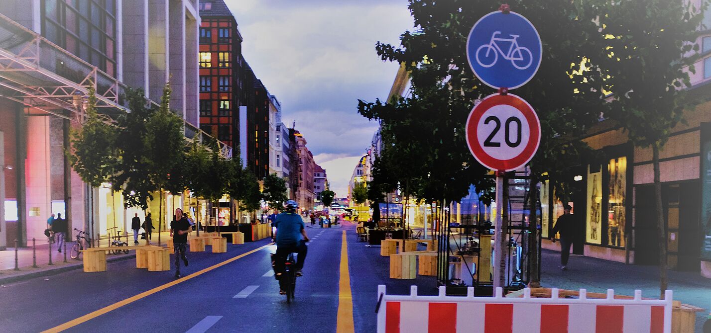 Friedrichstrasse_Berlin_Verkehrsversuch_ADFC-NRW