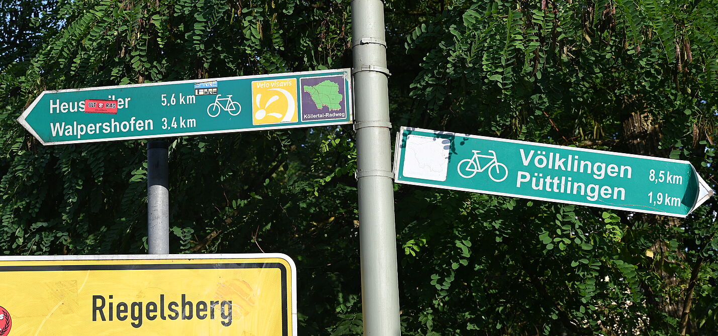 Viele Schilder sind mittlerweile in die Jahre gekommen