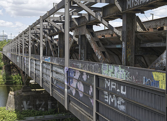 Maroder Charme der Schanzenbergbrücke
