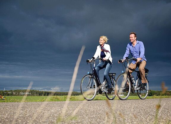 Radfahren bei aufziehendem Gewitter 