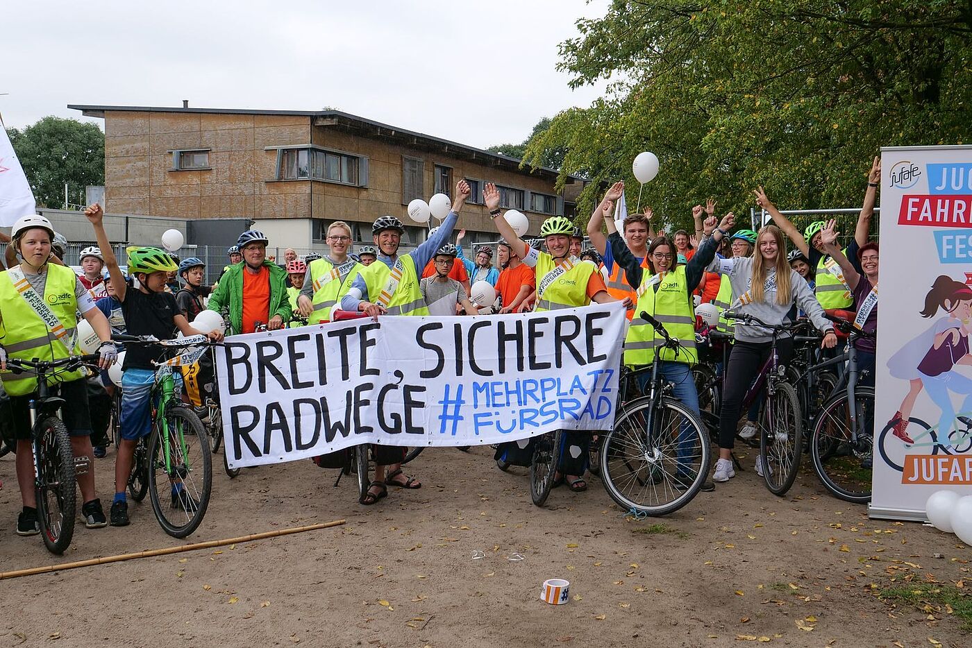 2019 forderten die fahrradbegeisterten Kinder und Jugendlichen #MehrPlatzFürsRad.