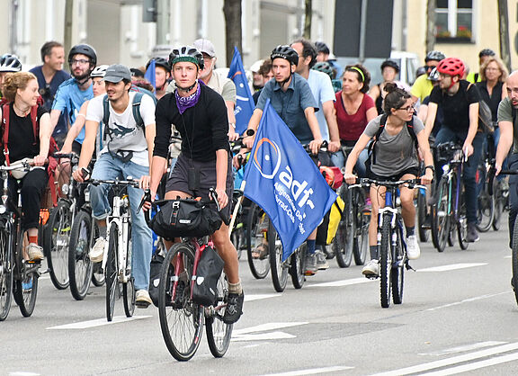 ADFC-Sternfahrt zur IAA in München.