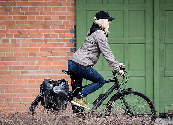 Radfahren kräftigt die Rückenmuskulatur.